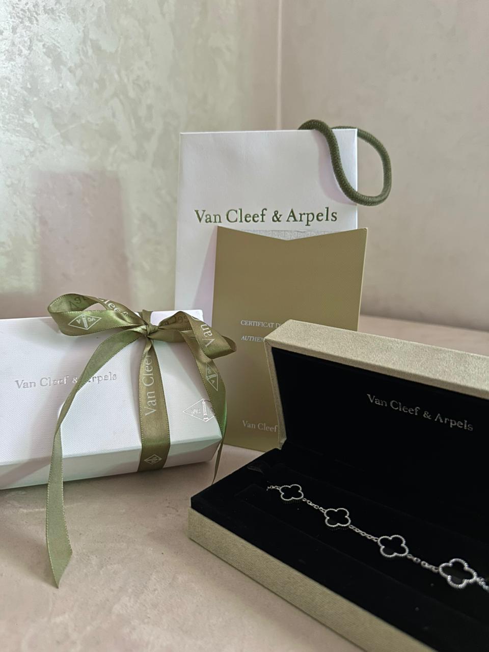 VAN CLEEF BRACELET